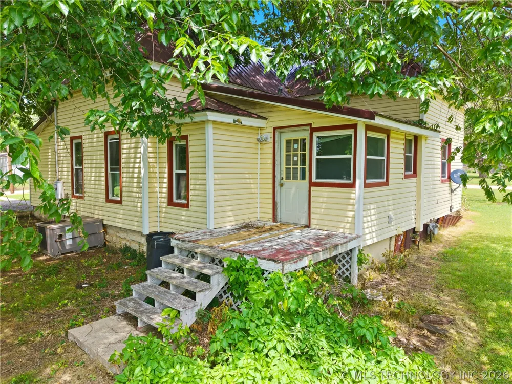 321 E Delaware Westville, OK 74965
