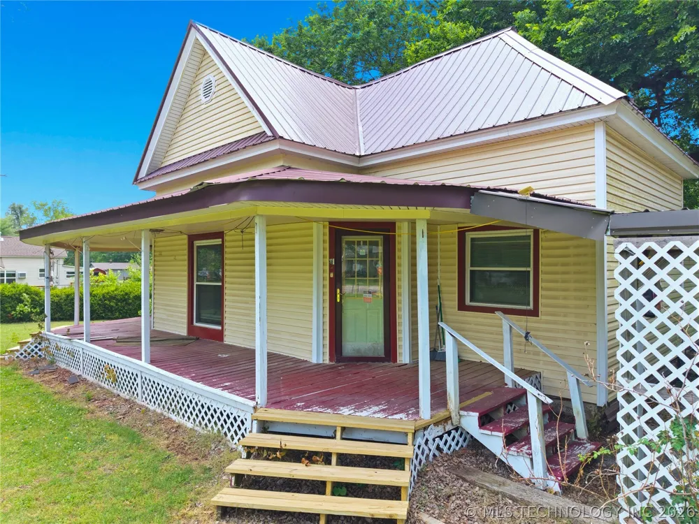 321 E Delaware Westville, OK 74965