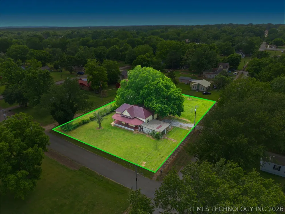 321 E Delaware Westville, OK 74965
