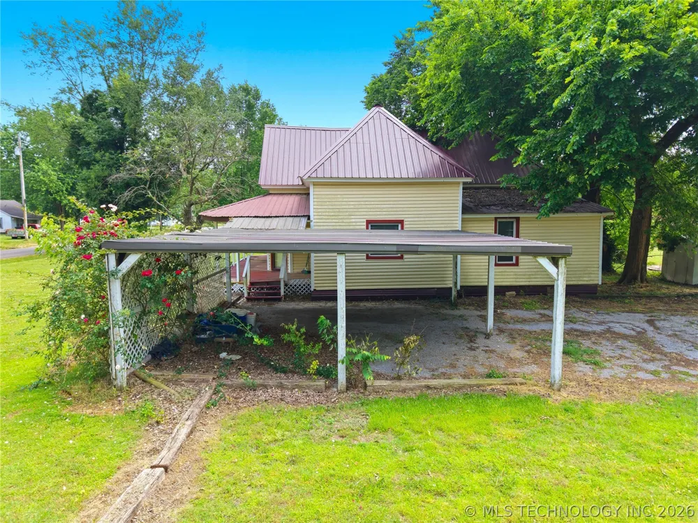 321 E Delaware Westville, OK 74965