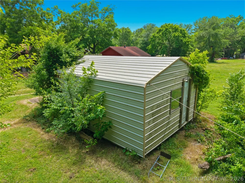 321 E Delaware Westville, OK 74965