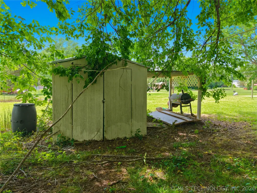 321 E Delaware Westville, OK 74965