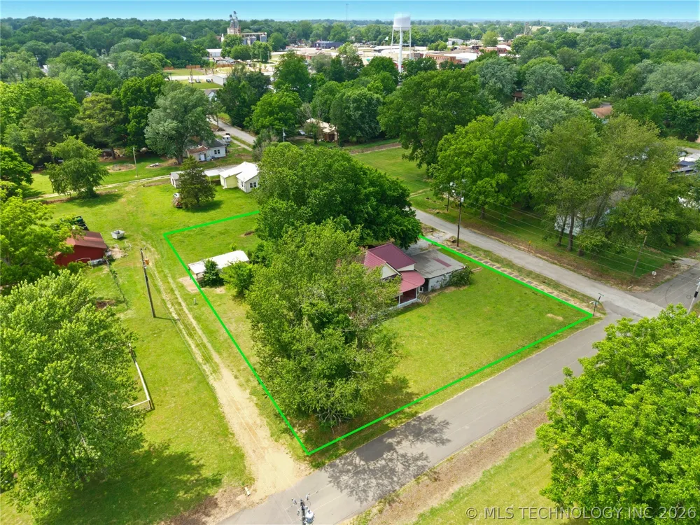 321 E Delaware Westville, OK 74965