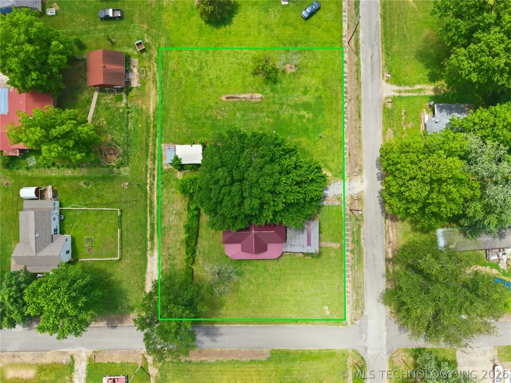 321 E Delaware Westville, OK 74965