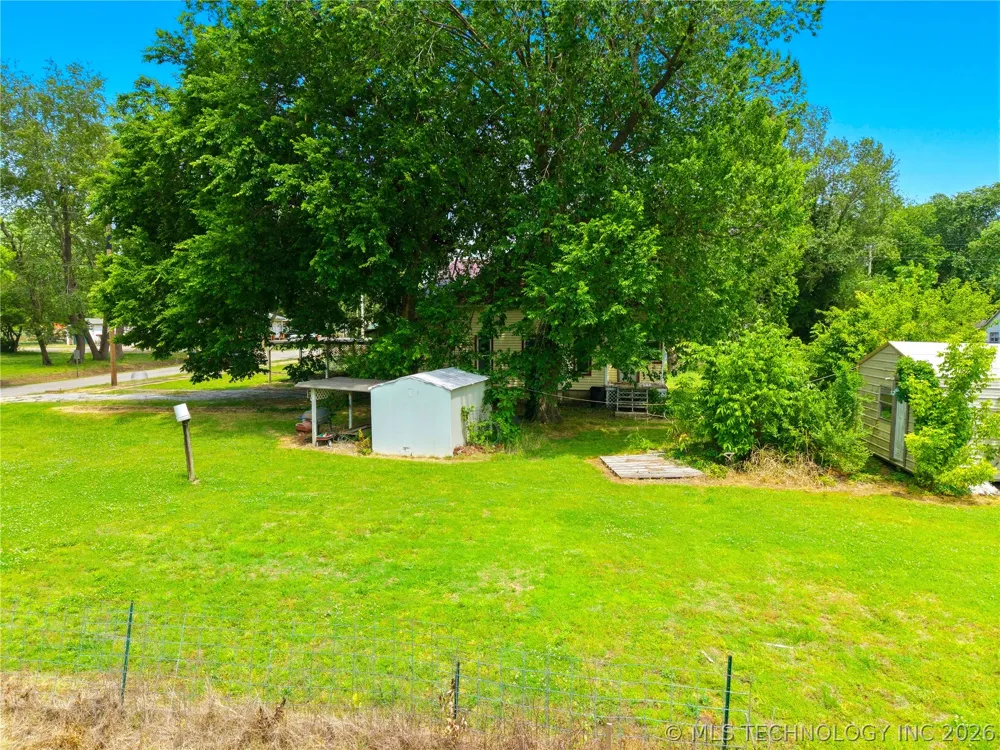 321 E Delaware Westville, OK 74965