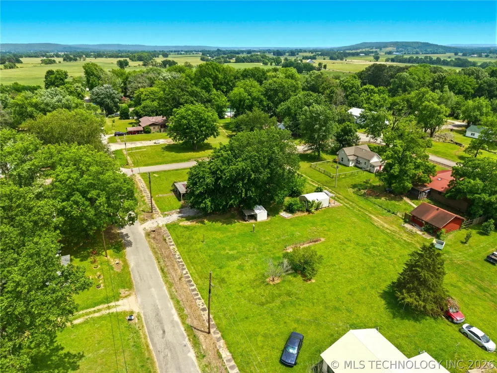 321 E Delaware Westville, OK 74965