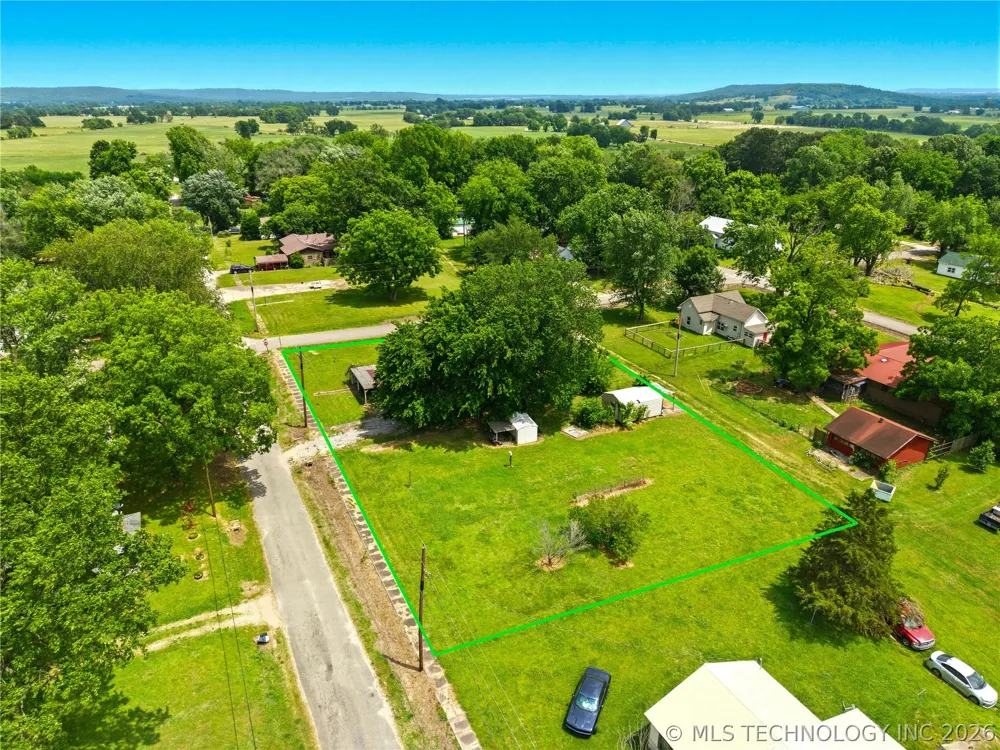 321 E Delaware Westville, OK 74965