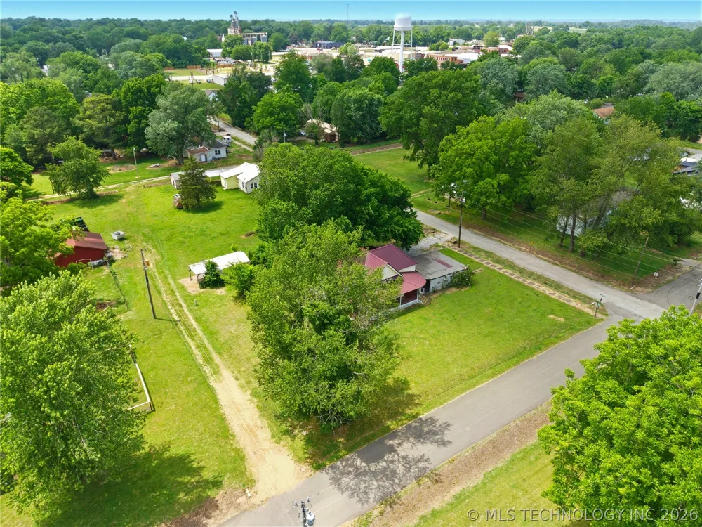 321 E Delaware Westville, OK 74965
