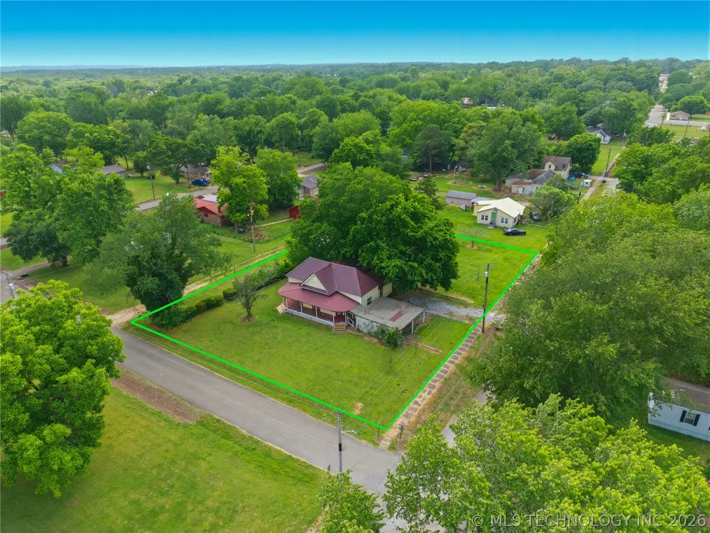 321 E Delaware Westville, OK 74965
