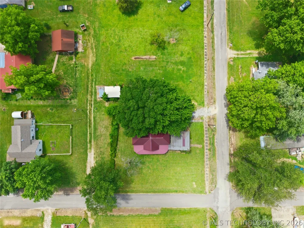 321 E Delaware Westville, OK 74965