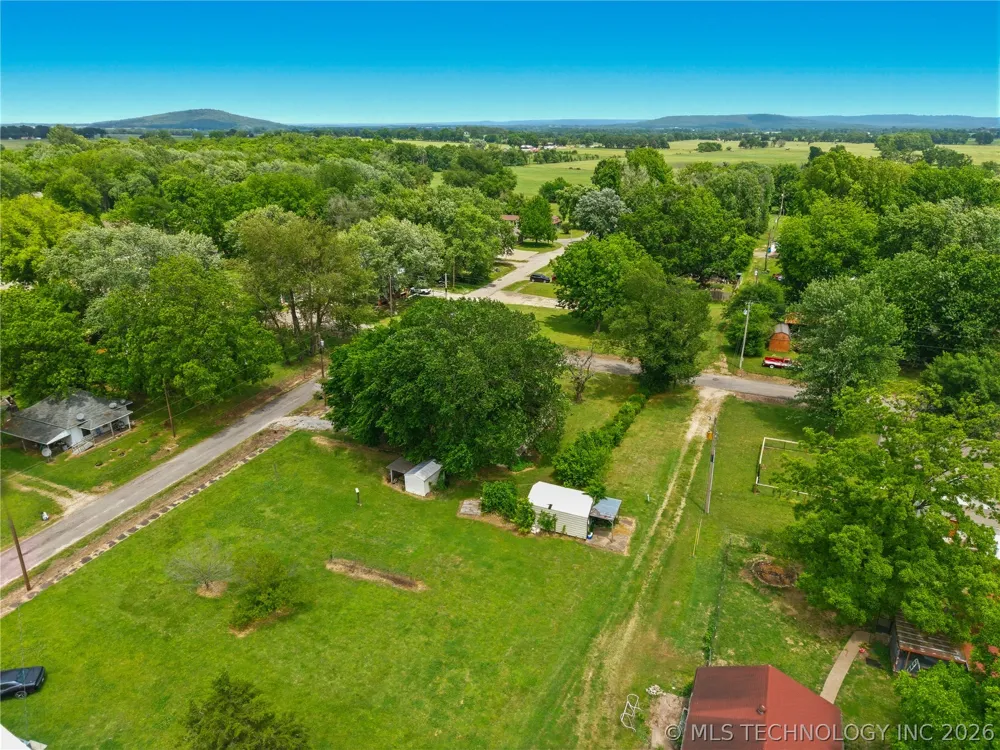 321 E Delaware Westville, OK 74965