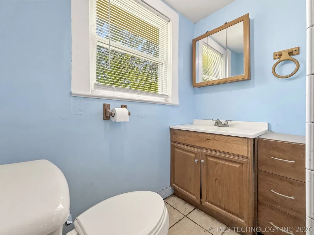 321 E Delaware Westville, OK 74965