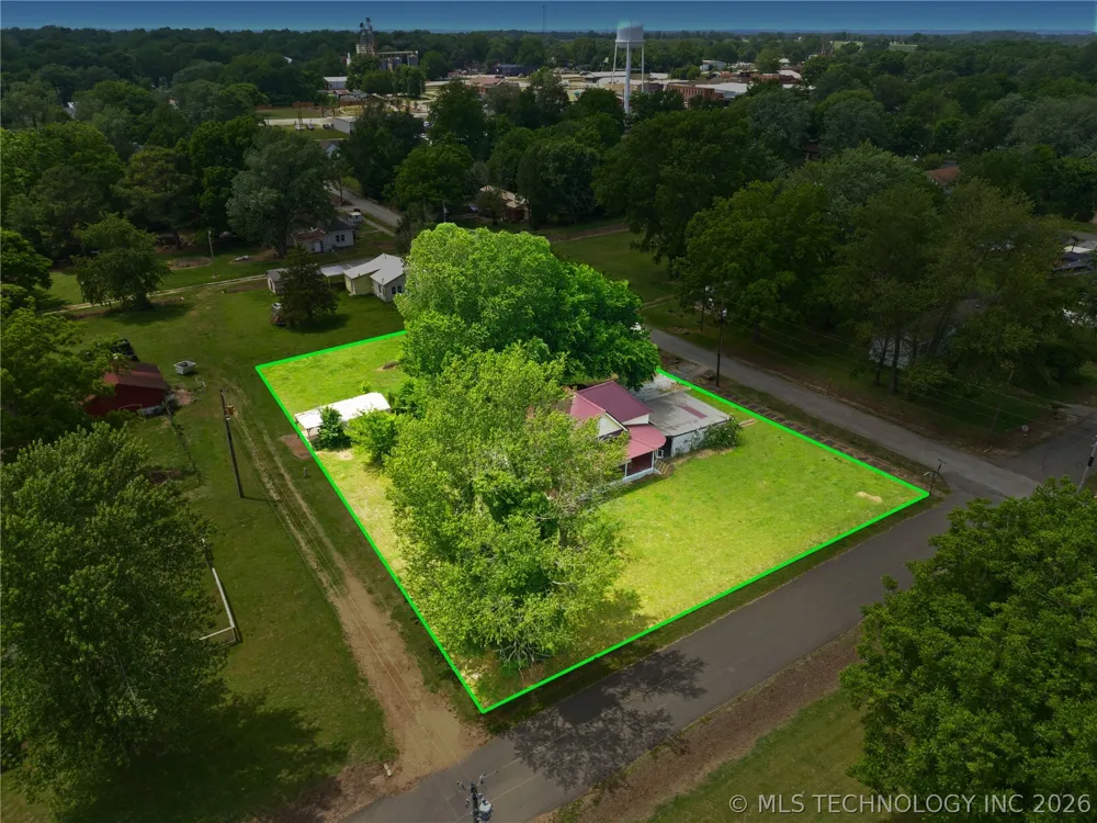 321 E Delaware Westville, OK 74965