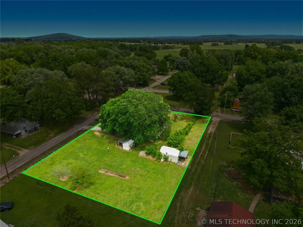 321 E Delaware Westville, OK 74965