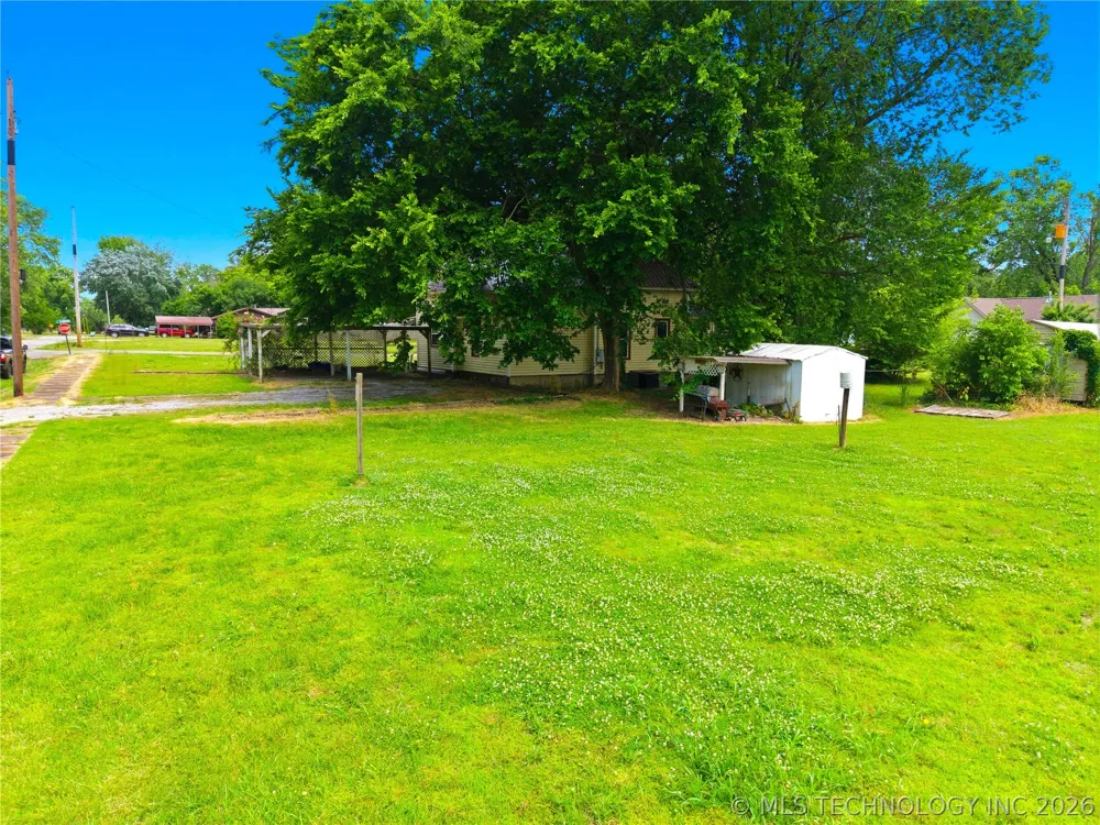 321 E Delaware Westville, OK 74965
