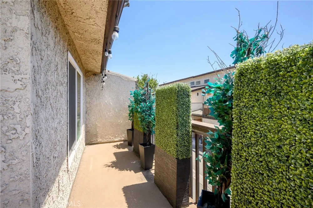 3827 W Avenue 41 Los Angeles, CA 90065