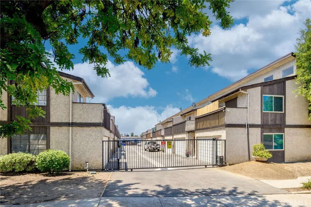 3827 W Avenue 41 Los Angeles, CA 90065