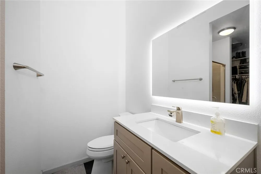 3827 W Avenue 41 Los Angeles, CA 90065