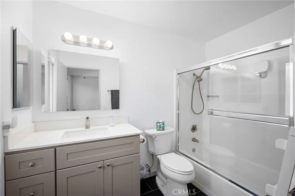 3827 W Avenue 41 Los Angeles, CA 90065