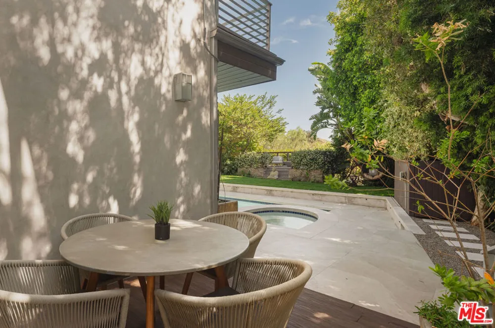 3084 Franklin Canyon Drive Beverly Hills, CA 90210