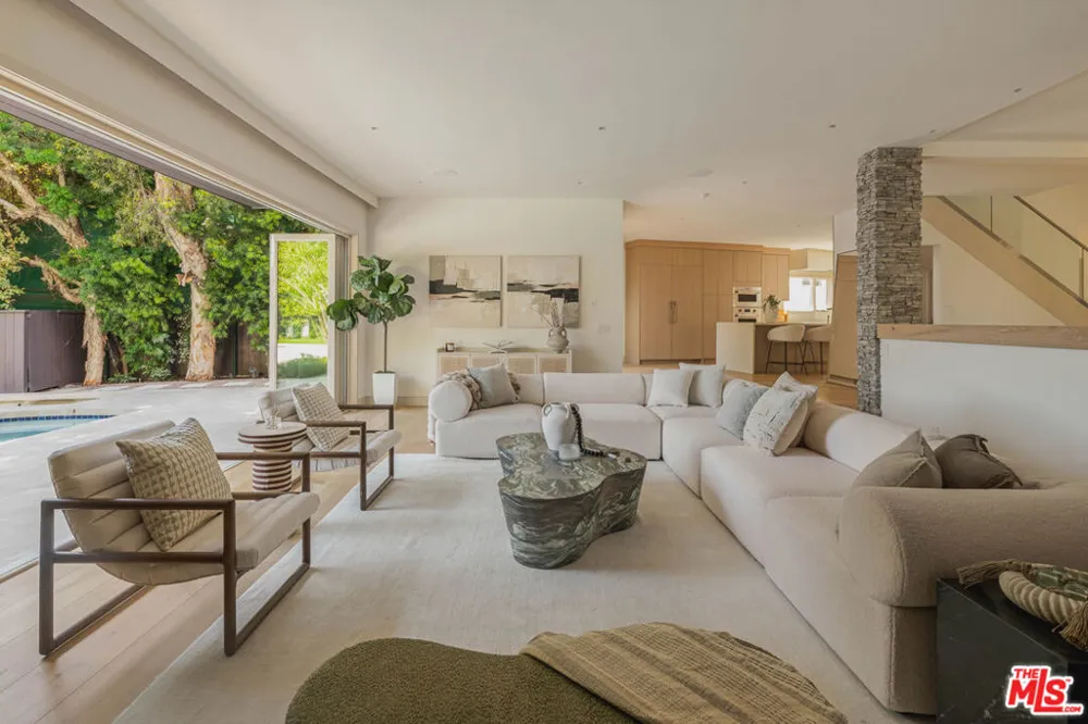 3084 Franklin Canyon Drive Beverly Hills, CA 90210