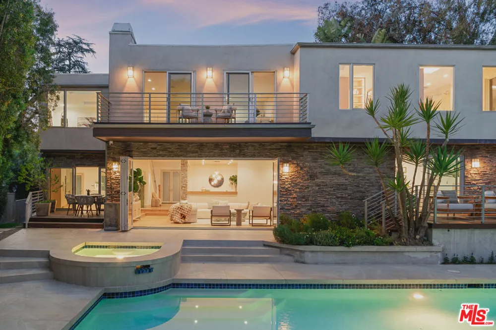 3084 Franklin Canyon Drive Beverly Hills, CA 90210