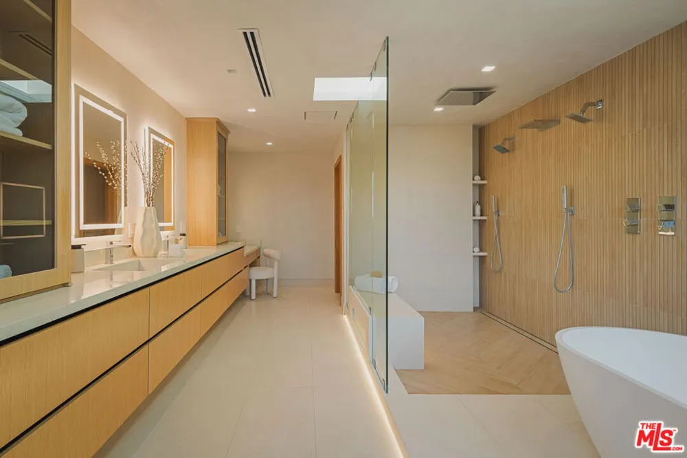 3084 Franklin Canyon Drive Beverly Hills, CA 90210