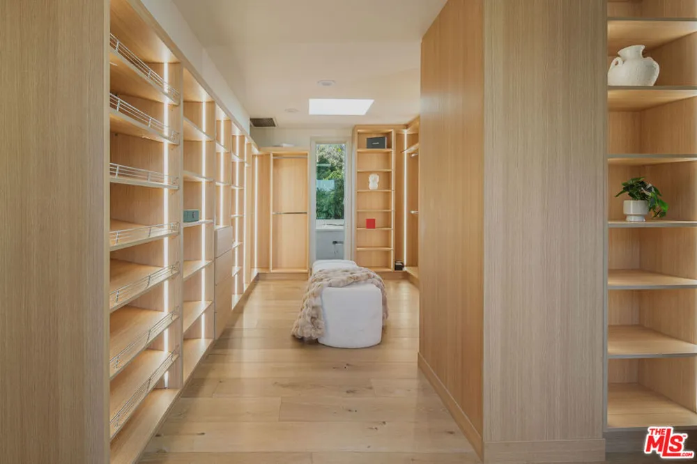 3084 Franklin Canyon Drive Beverly Hills, CA 90210