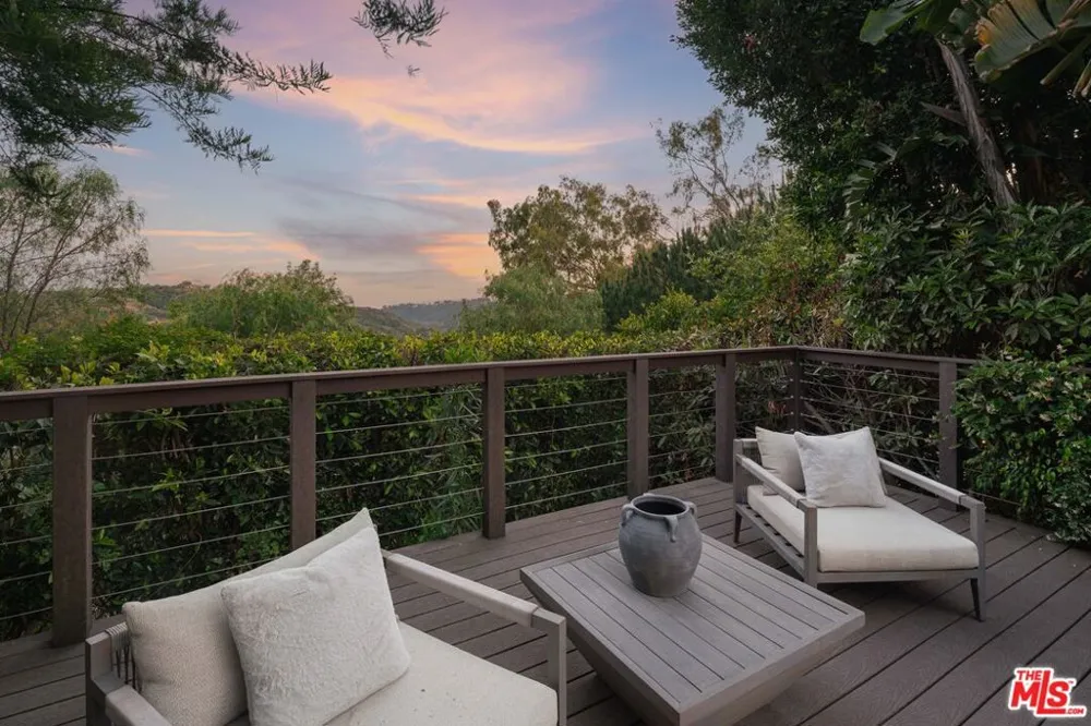 3084 Franklin Canyon Drive Beverly Hills, CA 90210