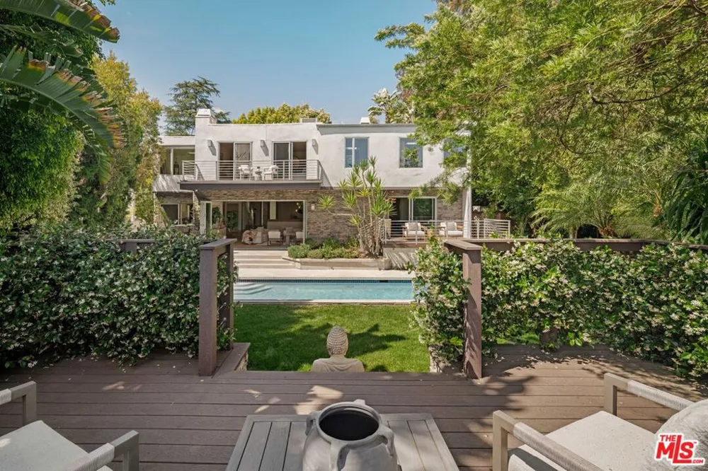 3084 Franklin Canyon Drive Beverly Hills, CA 90210