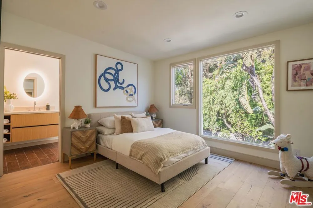 3084 Franklin Canyon Drive Beverly Hills, CA 90210