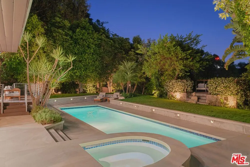 3084 Franklin Canyon Drive Beverly Hills, CA 90210