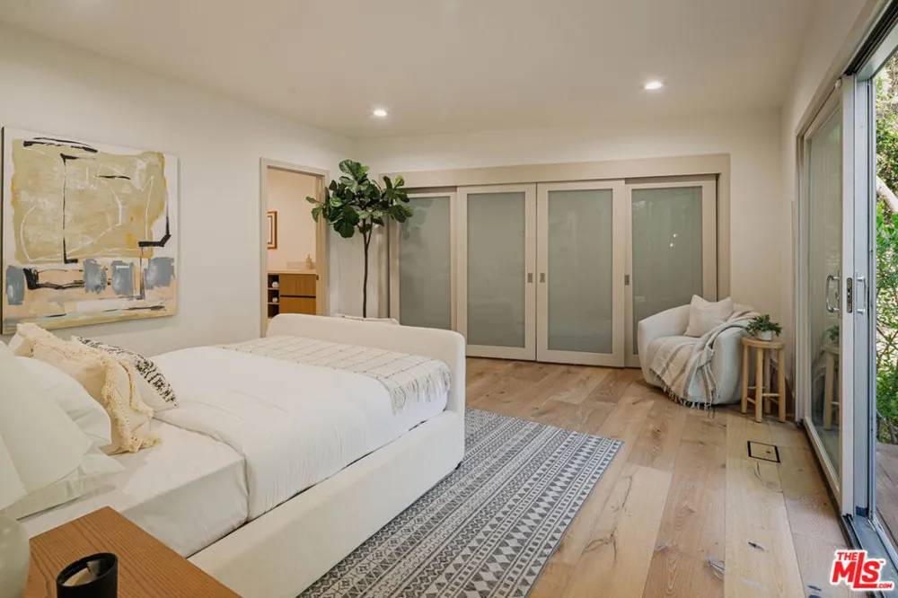 3084 Franklin Canyon Drive Beverly Hills, CA 90210