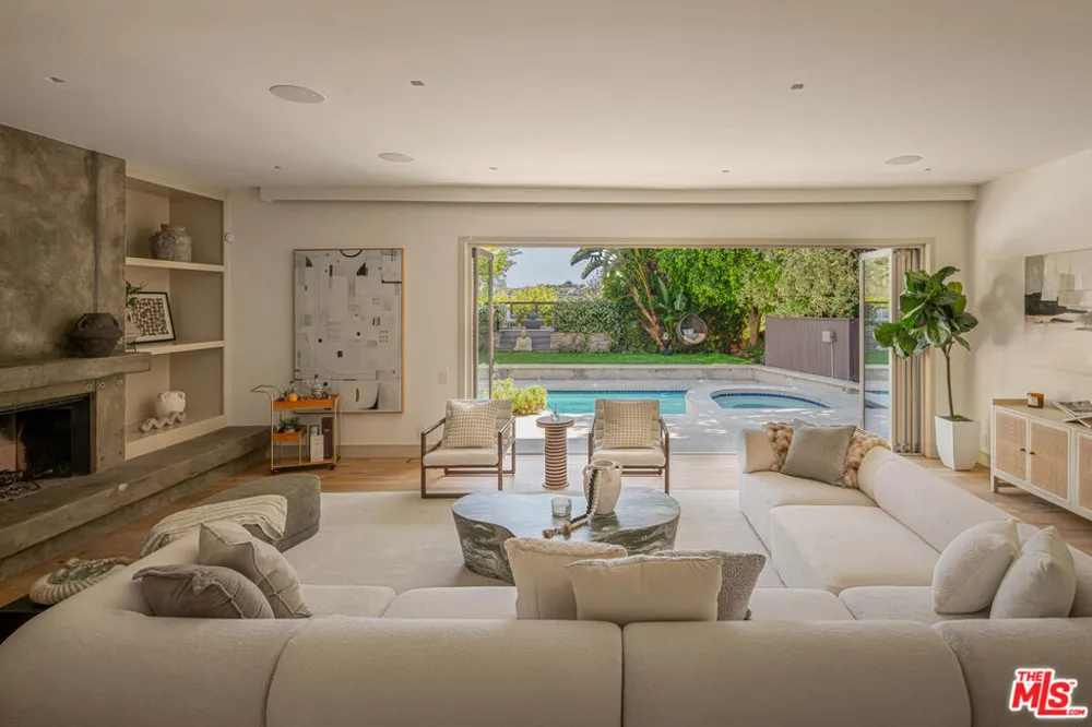 3084 Franklin Canyon Drive Beverly Hills, CA 90210