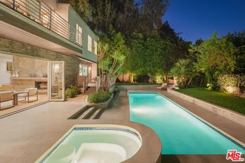 3084 Franklin Canyon Drive
