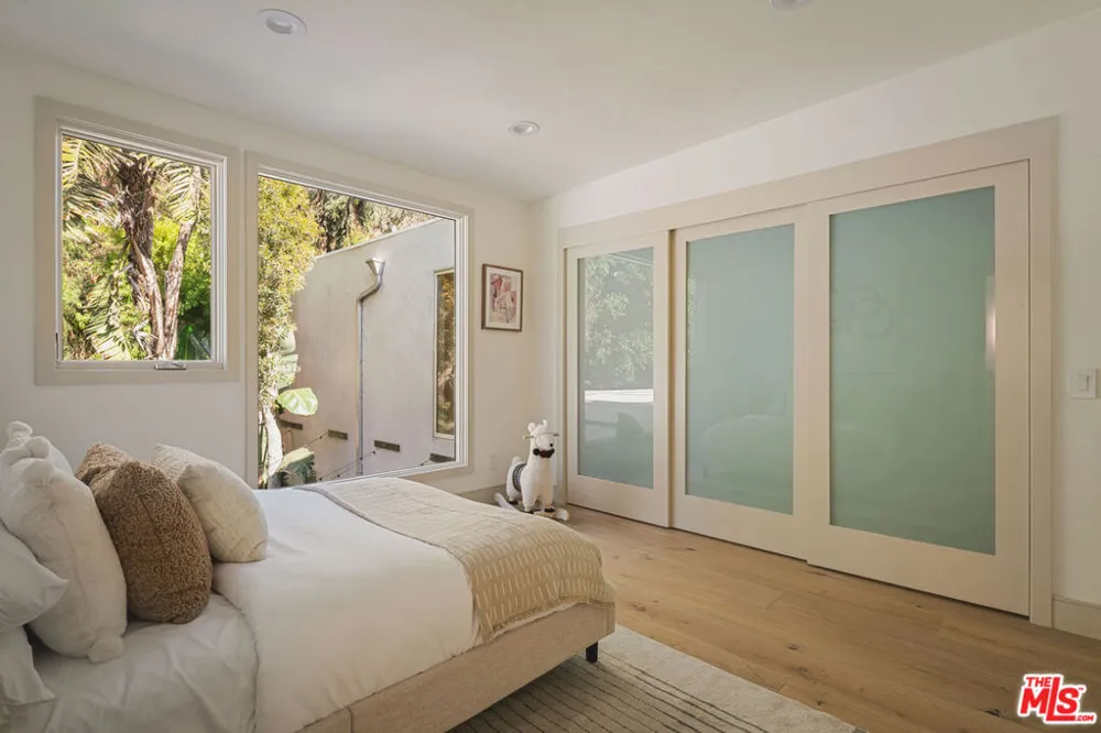 3084 Franklin Canyon Drive Beverly Hills, CA 90210