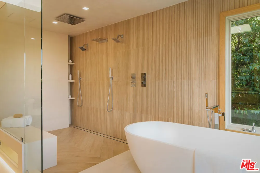 3084 Franklin Canyon Drive Beverly Hills, CA 90210