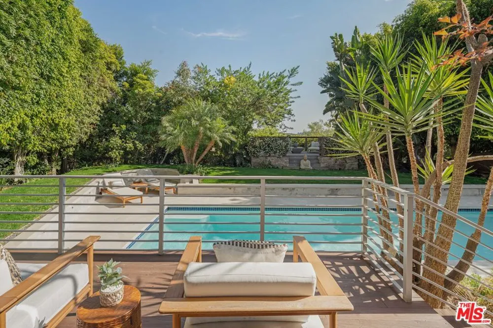 3084 Franklin Canyon Drive Beverly Hills, CA 90210