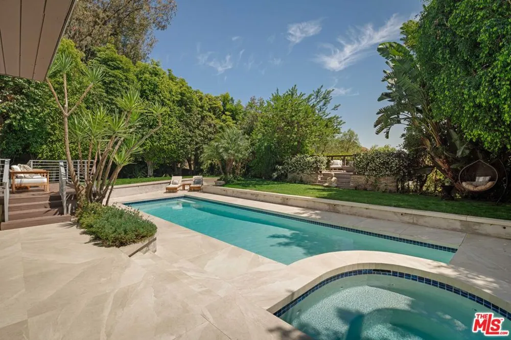 3084 Franklin Canyon Drive Beverly Hills, CA 90210