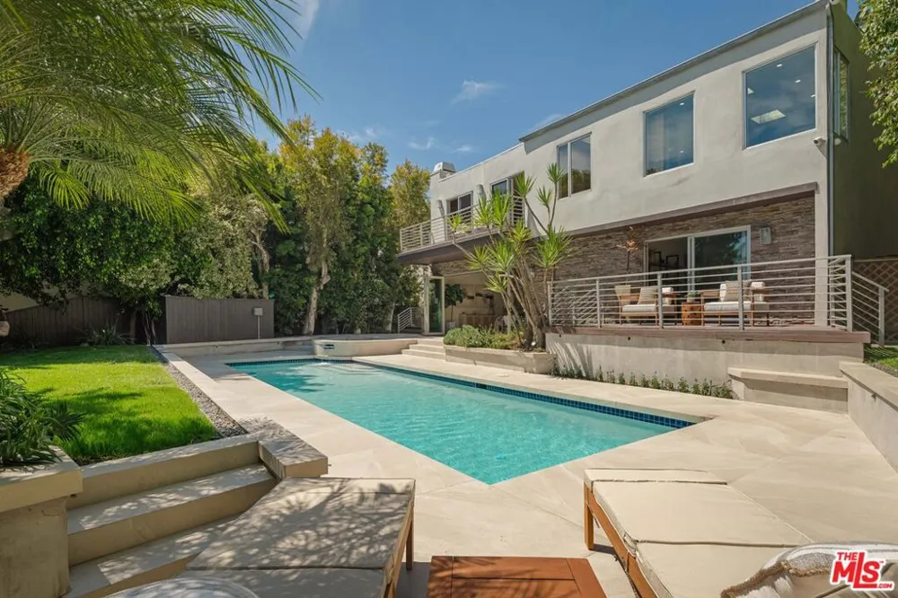 3084 Franklin Canyon Drive Beverly Hills, CA 90210