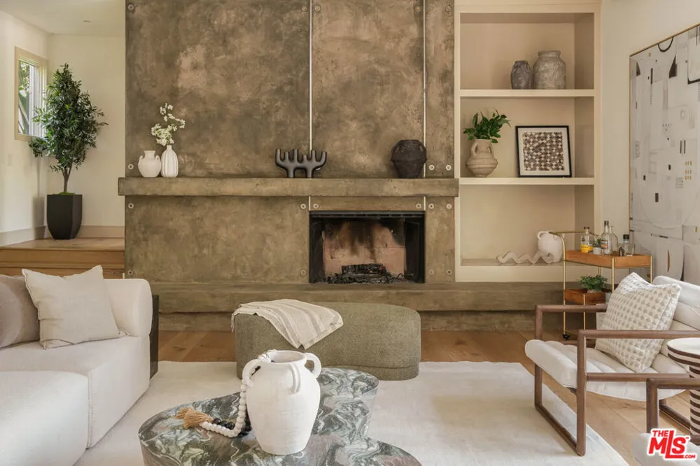 3084 Franklin Canyon Drive Beverly Hills, CA 90210