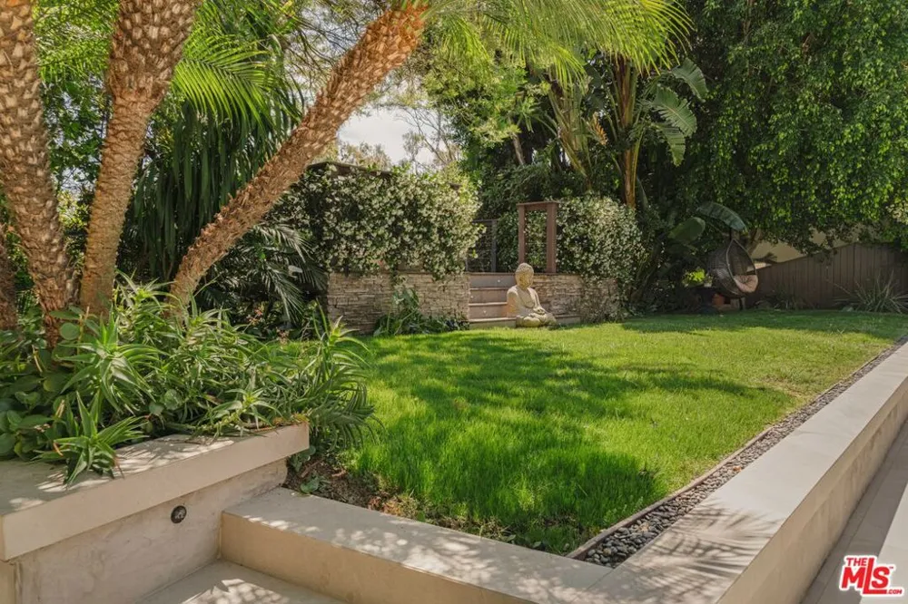 3084 Franklin Canyon Drive Beverly Hills, CA 90210