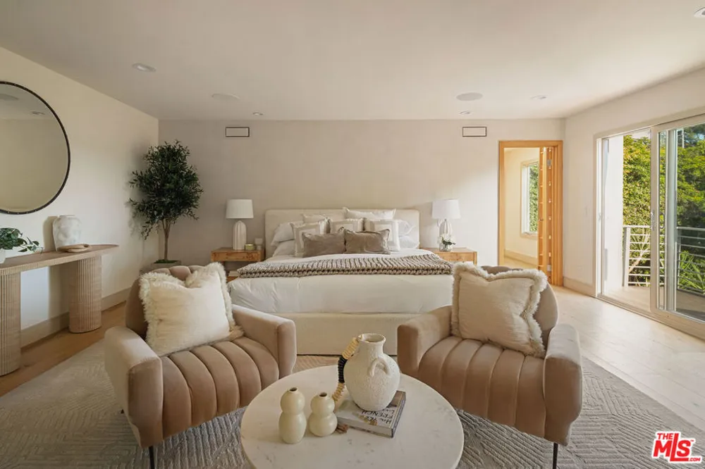 3084 Franklin Canyon Drive Beverly Hills, CA 90210