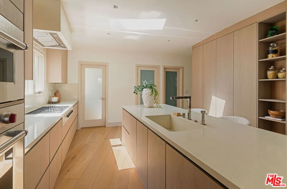 3084 Franklin Canyon Drive Beverly Hills, CA 90210