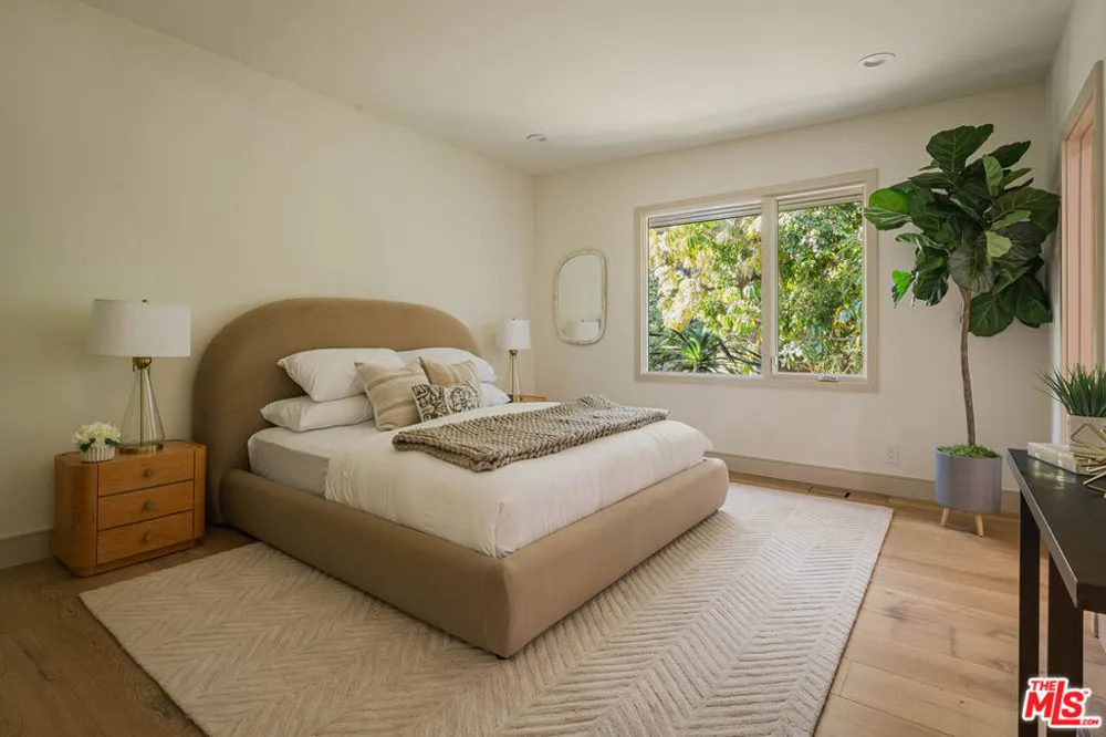 3084 Franklin Canyon Drive Beverly Hills, CA 90210