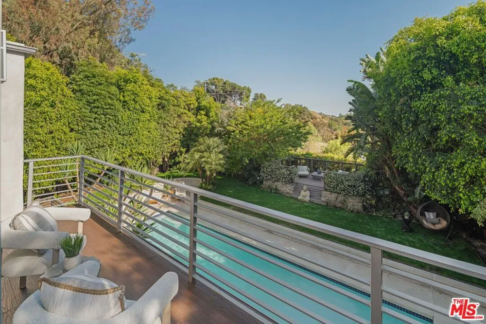 3084 Franklin Canyon Drive Beverly Hills, CA 90210