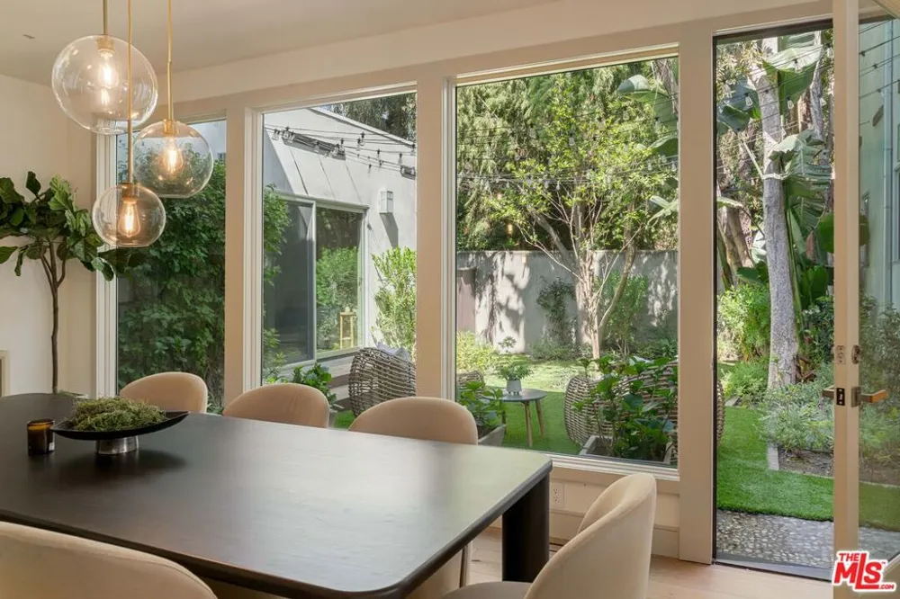 3084 Franklin Canyon Drive Beverly Hills, CA 90210
