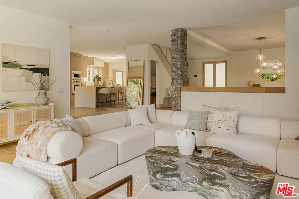 3084 Franklin Canyon Drive Beverly Hills, CA 90210