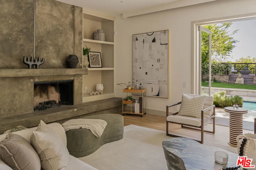 3084 Franklin Canyon Drive Beverly Hills, CA 90210
