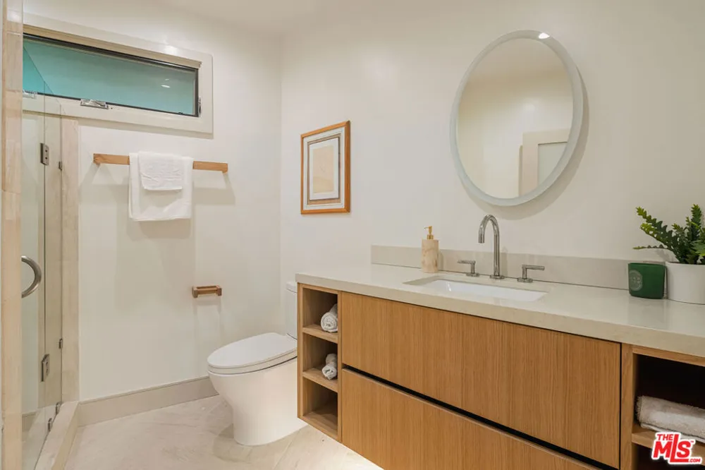 3084 Franklin Canyon Drive Beverly Hills, CA 90210